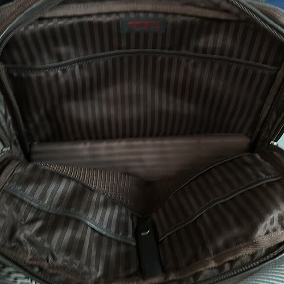 Tumi brown tote - Picture 13 of 13